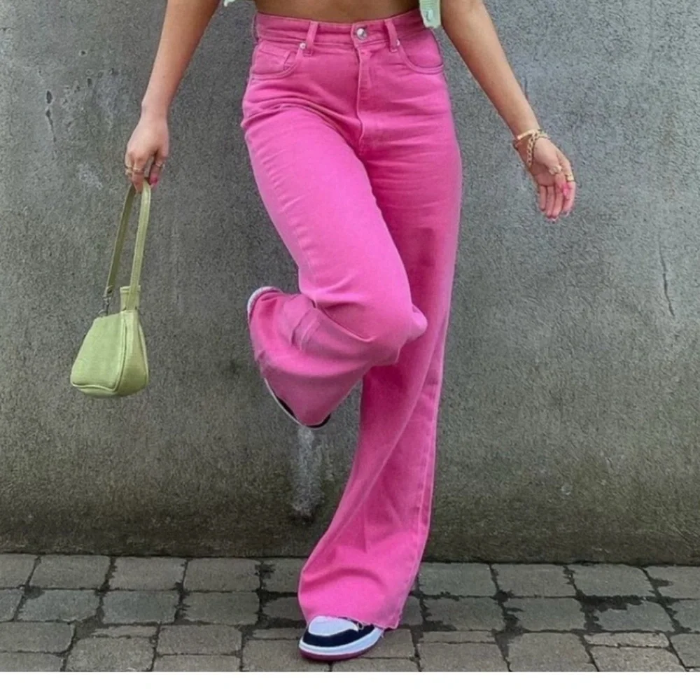 Zara Women's Viral Pink Wide-Leg Jeans Cut Off - Picture 3 of 16